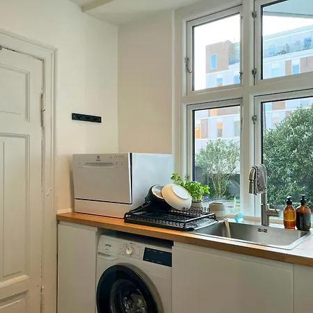 Minimalist Flat In Authentic Nordvest 公寓 *