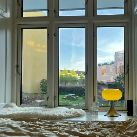 Minimalist Flat In Authentic Nordvest *